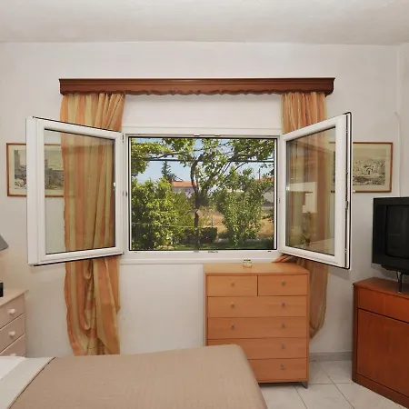 Dialechti Garden House