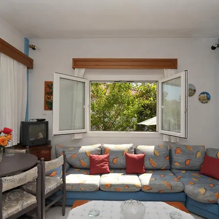Holiday home Dialechti Garden House *