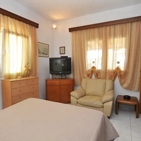 Holiday home Dialechti Garden House *
