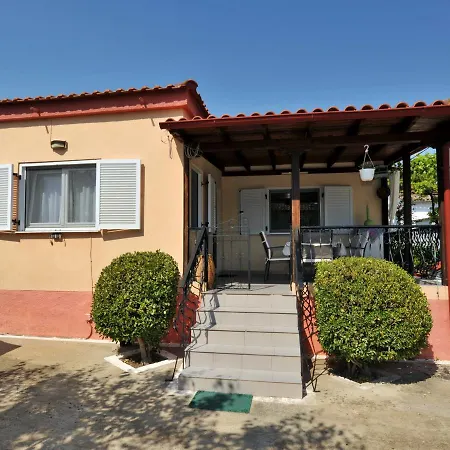 Holiday home Dialechti Garden House Nea Triglia